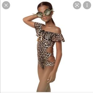 Nessi Byrd one piece swim 8y